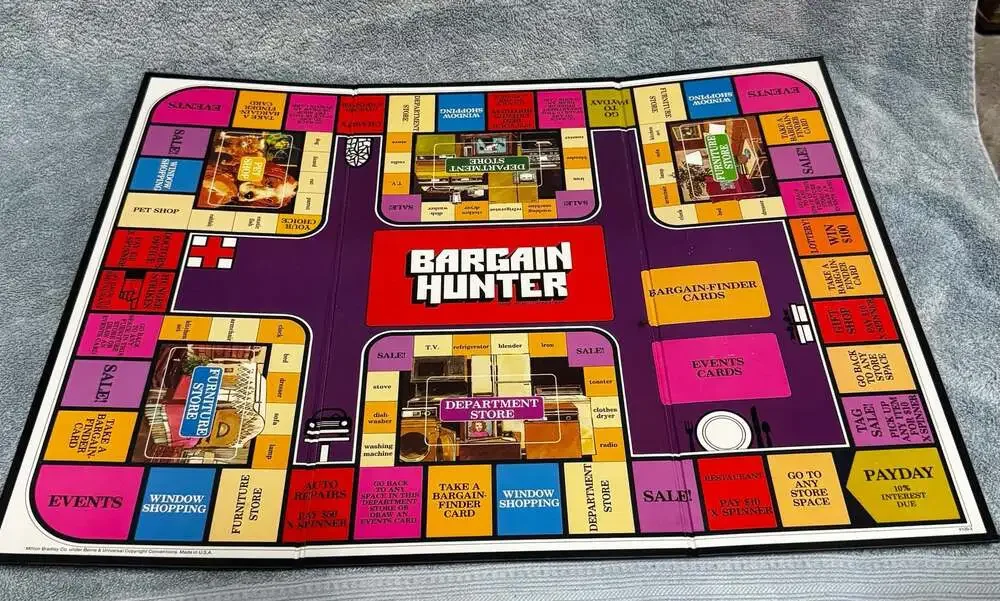 Vintage 1981 Milton Bradley Bargain Hunter The Smart-Shopping Board Game 4109